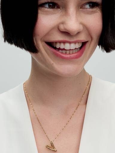 Collar con colgante corazón con forma orgánica