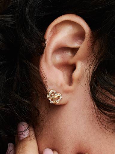 Aretes de botón Corazón infinito Brillante