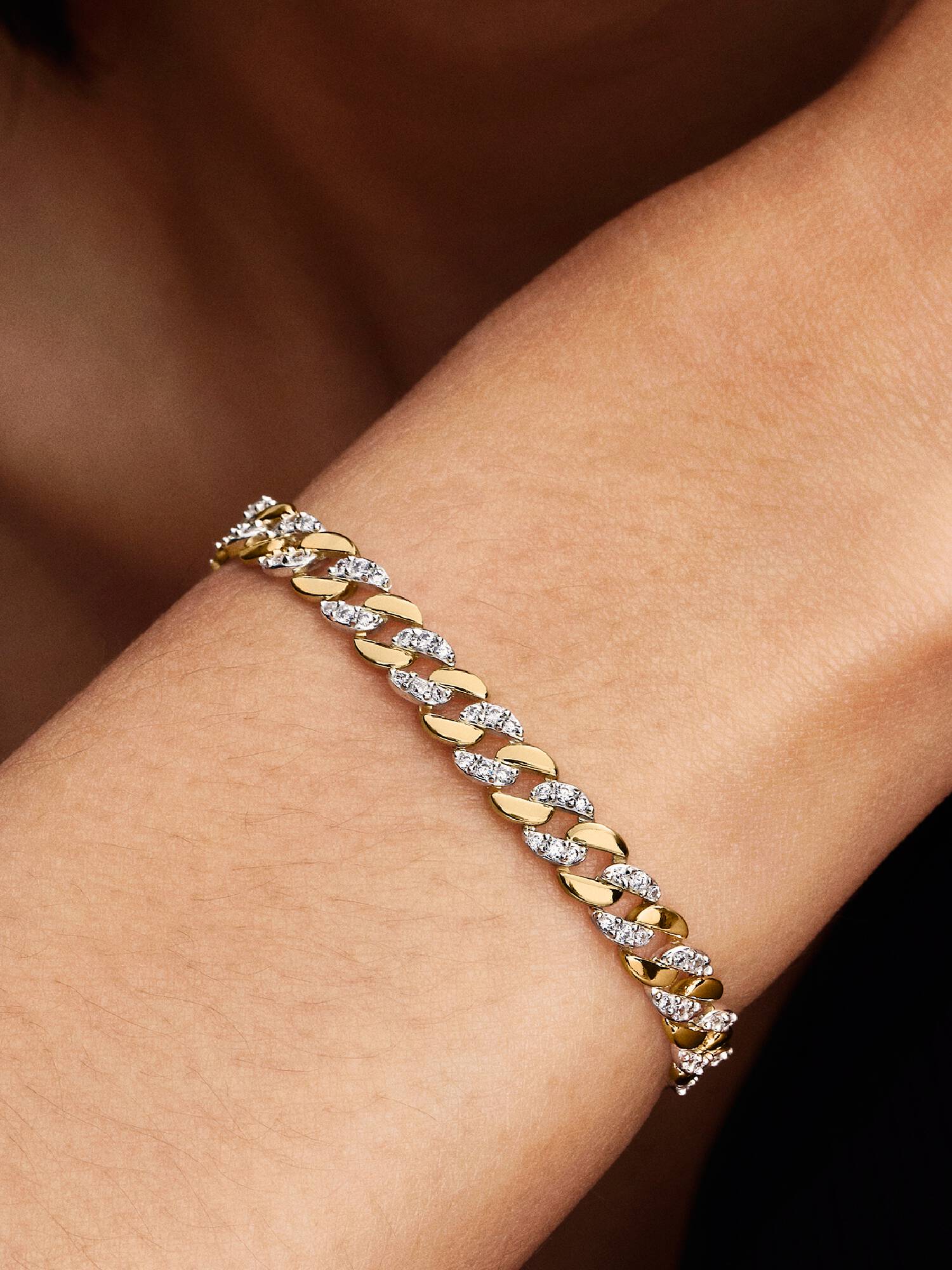 Brazalete de cadena cubana de dos tonos en pavé