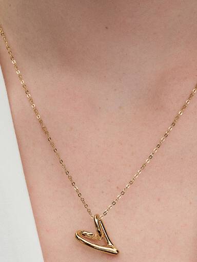 Collar con colgante corazón con forma orgánica