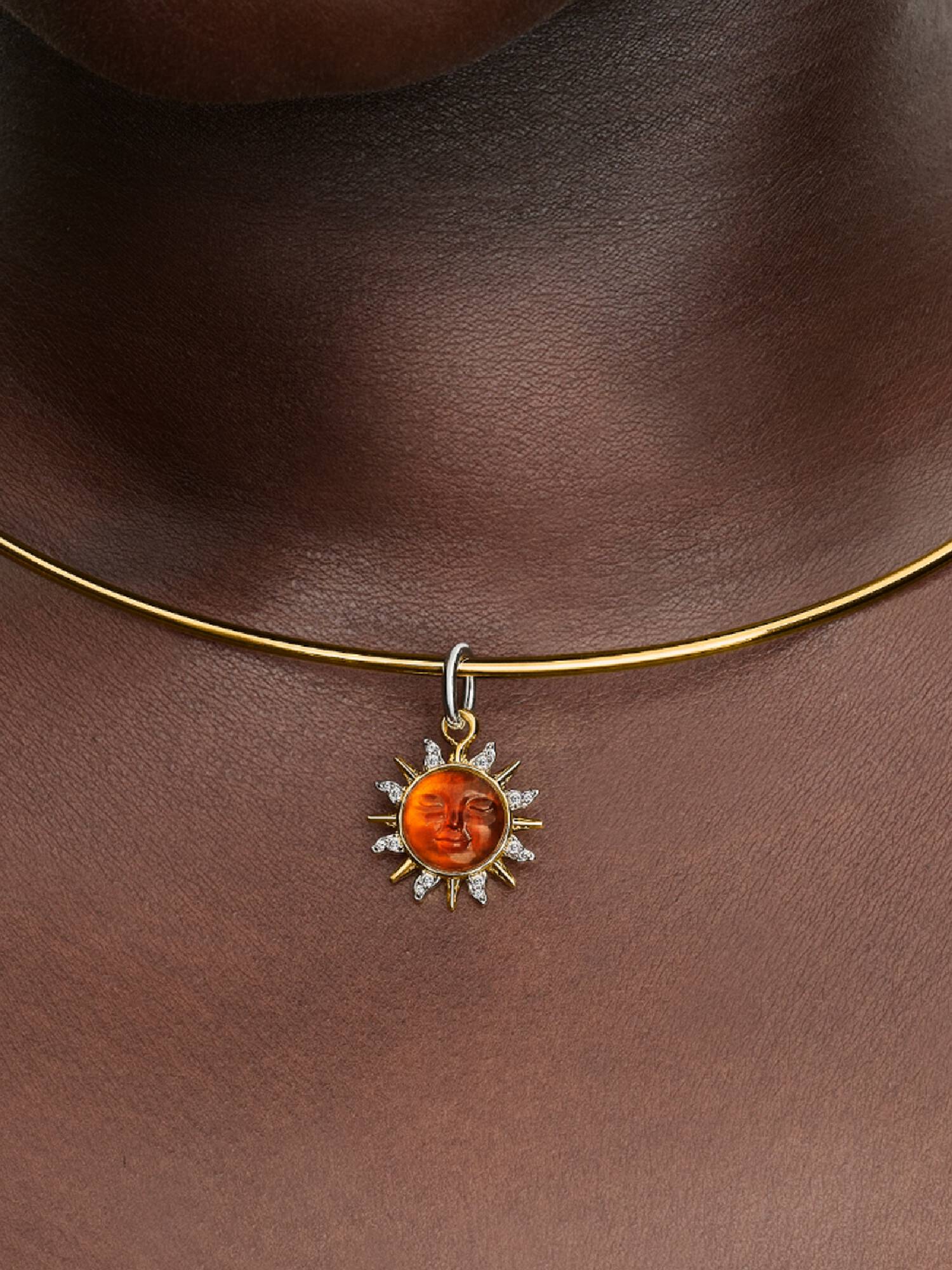 Charm Colgante Sol en Espiral de Dos Tonos