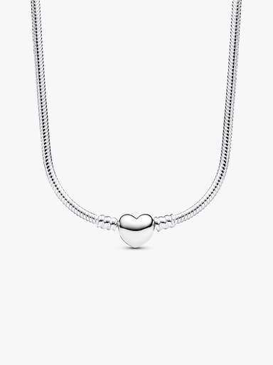 Collar cadena de serpiente con broche de corazón