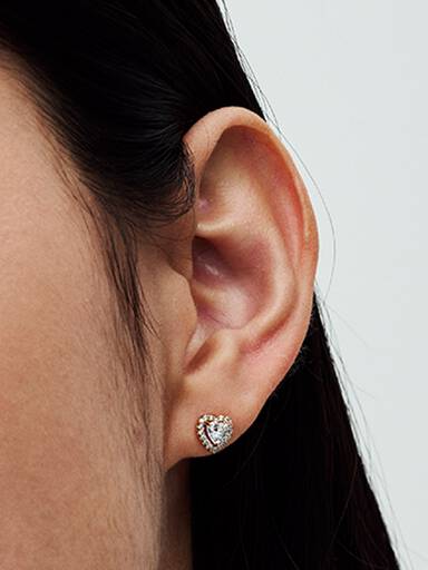 Aretes de bot��n Corazón elevado brillante