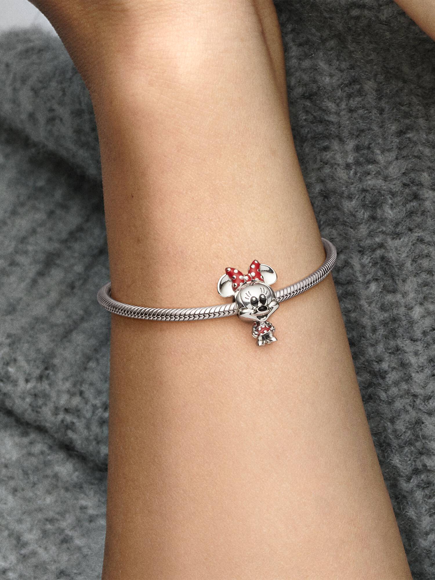 Charm Vestido de lunares y moño de Minnie Mouse de Disney