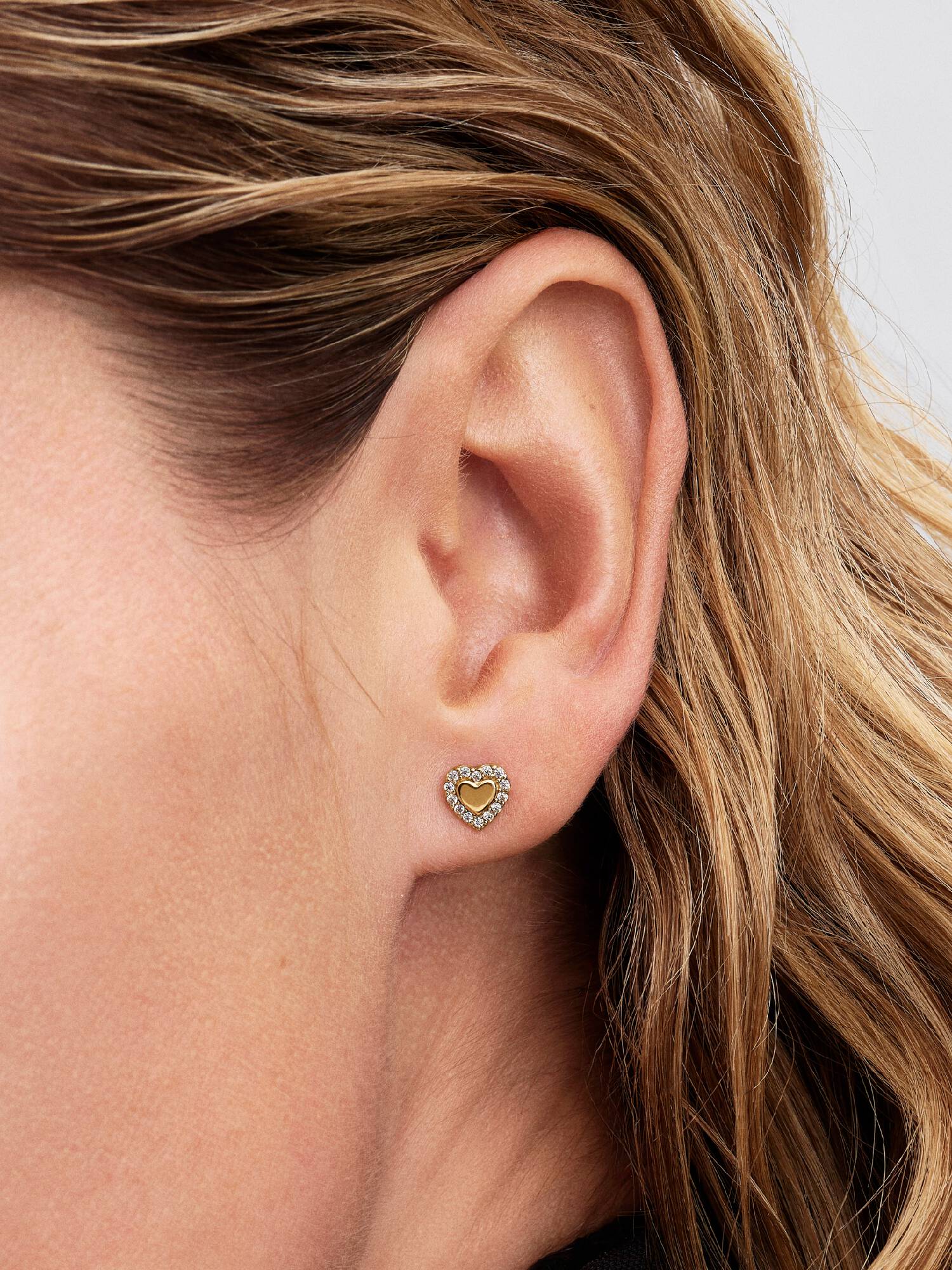 Aretes de botón Corazón con halo