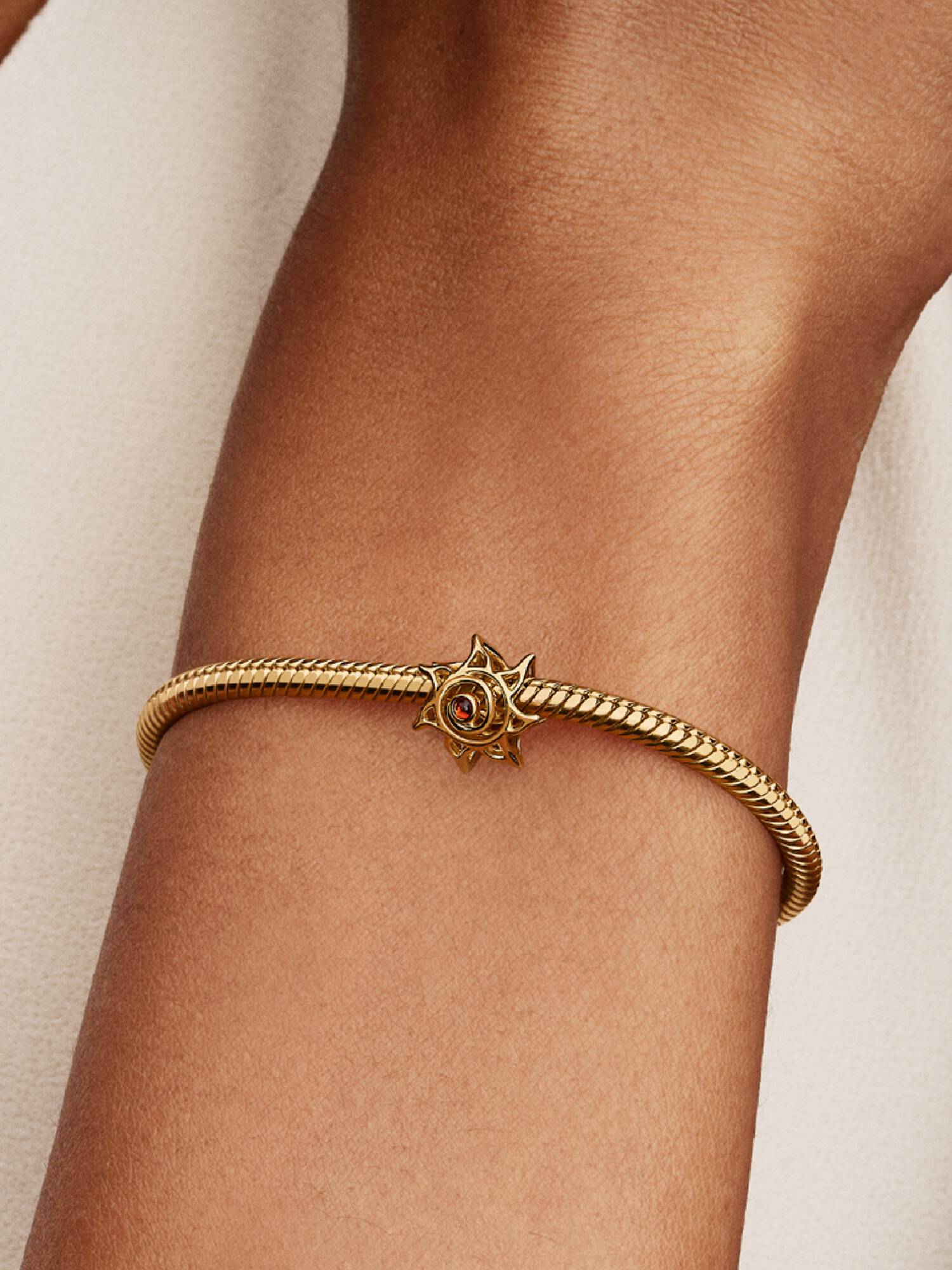 Charm calado Sol 