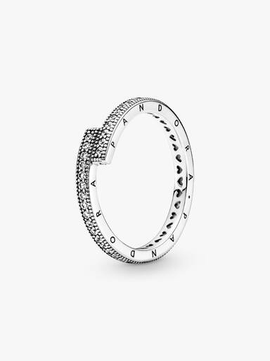 Anillo sobrepuesto reluciente