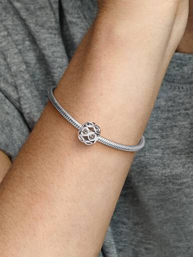 Charm infinito calado