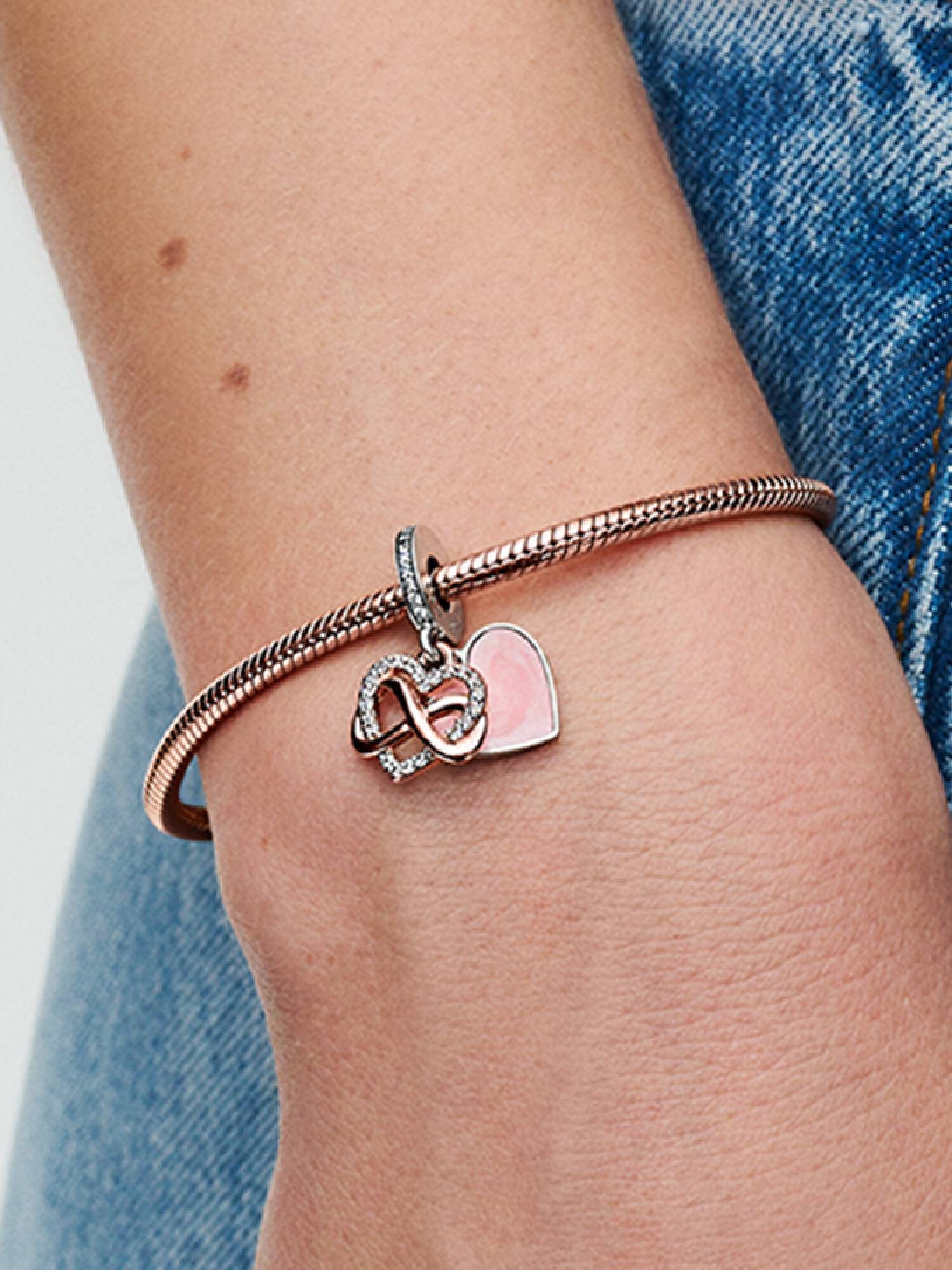 Charm colgante Corazón con Infinito resplandeciente