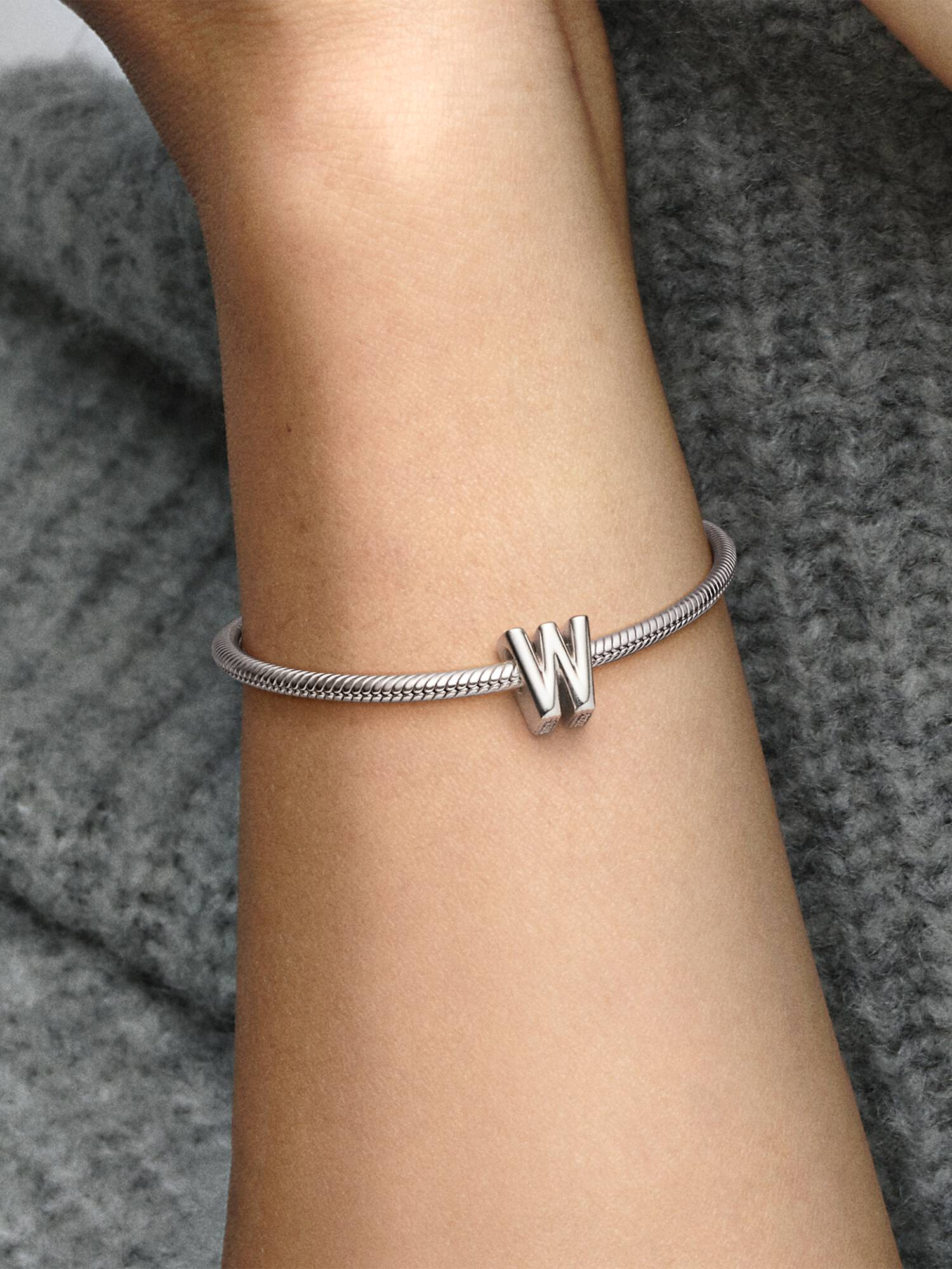 Charm del alfabeto letra W