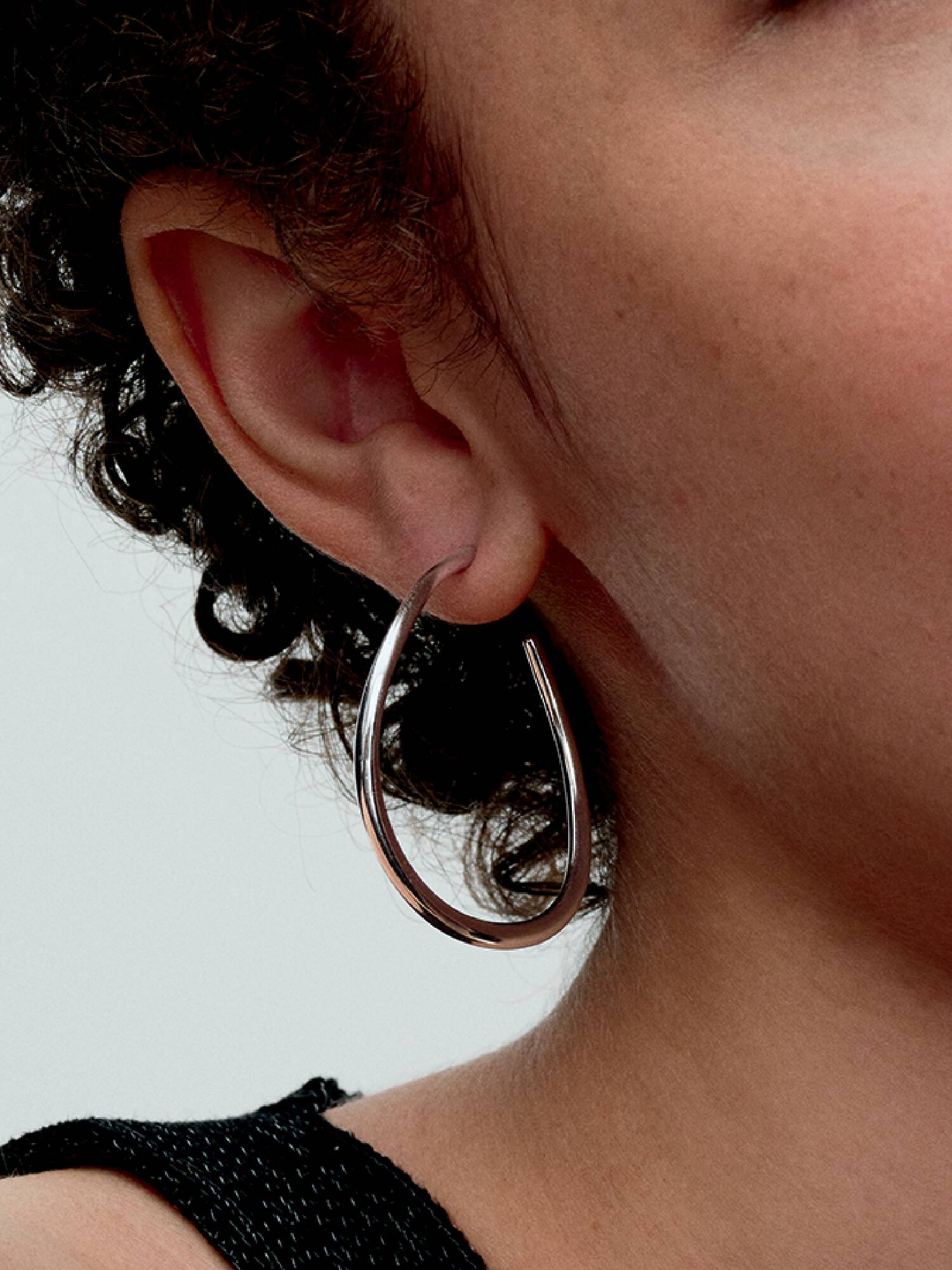 Aretes de aro Abiertos con forma orgánica de 42 mm