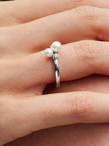 Anillo Dúo de Perlas Cultivadas de Agua Dulce Tratadas