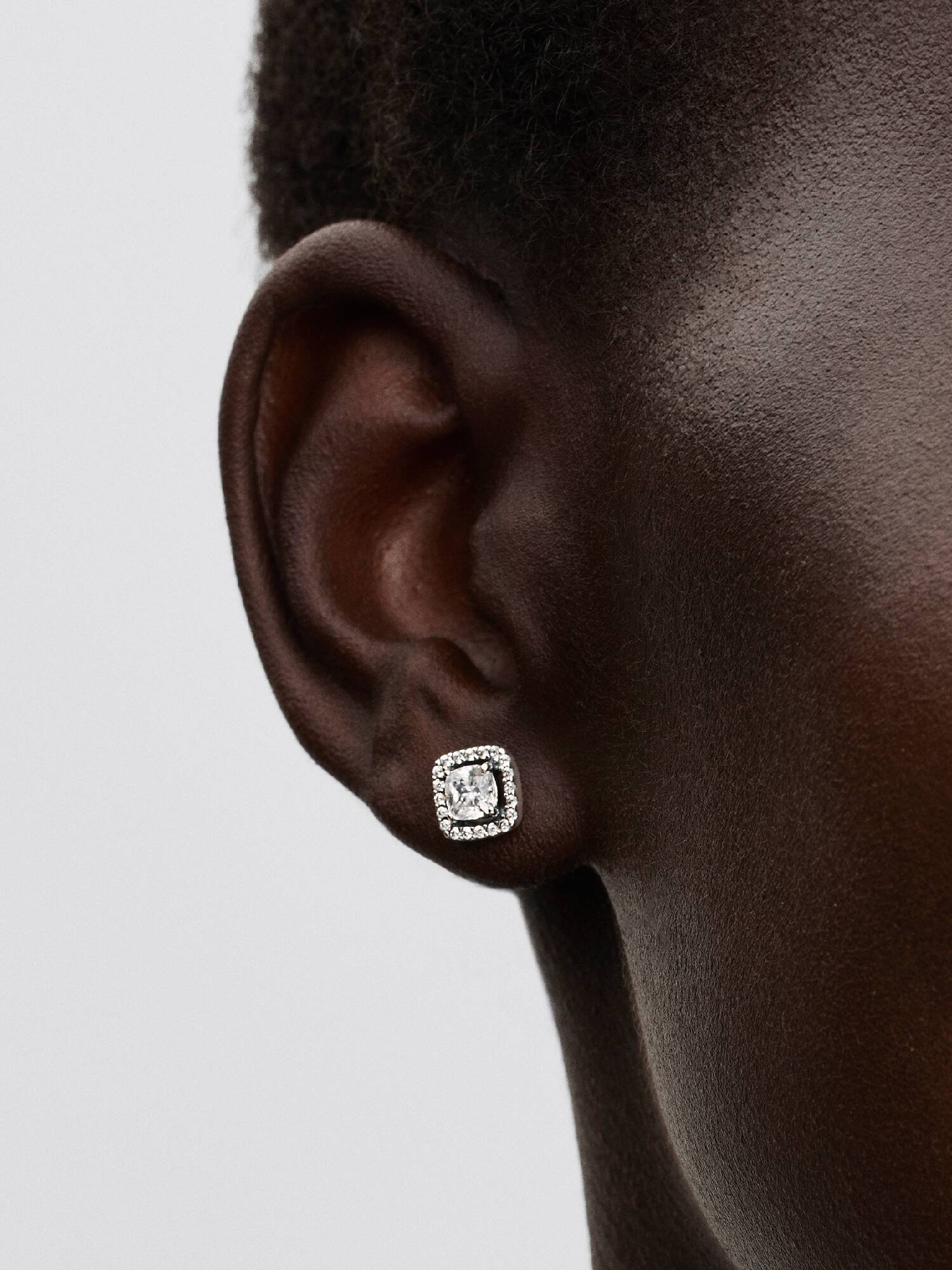 Aretes de botón Halo cuadrado brillante
