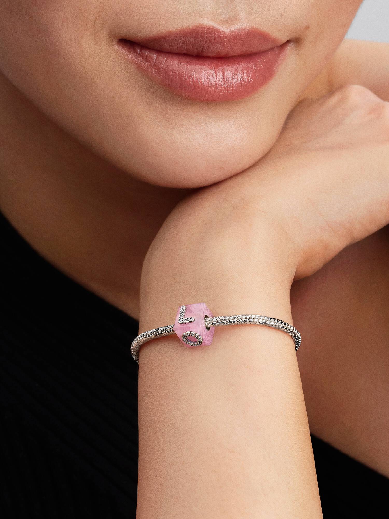 Charm Cubo de amor de cristal Murano rosado