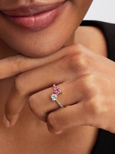 Anillo Brillante Corazón Doble Rosado y Transparente
