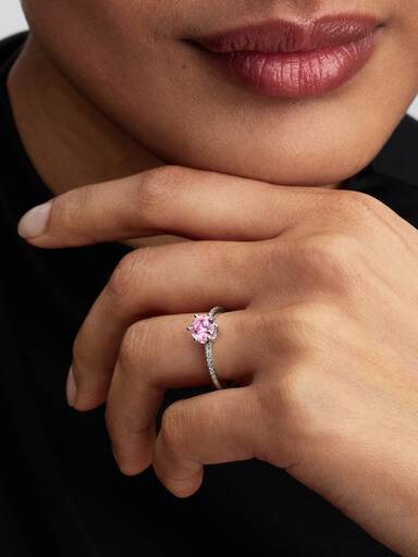 Anillo Corona deslumbrante rosa