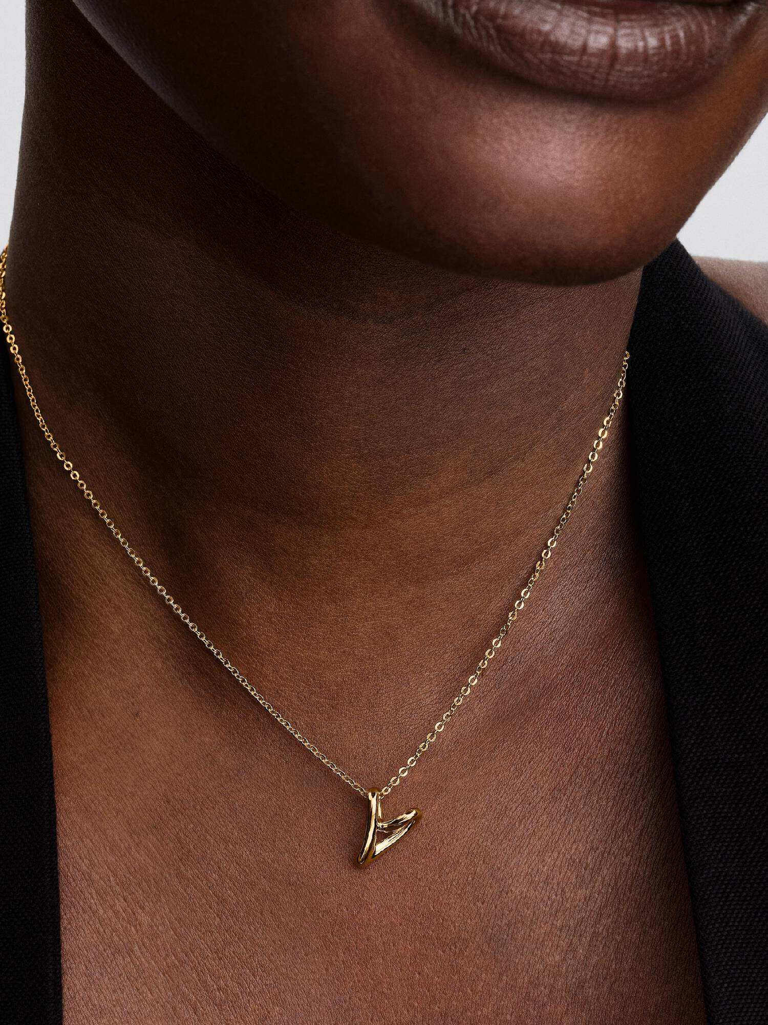Collar con colgante pequeño Corazón con forma orgánica
