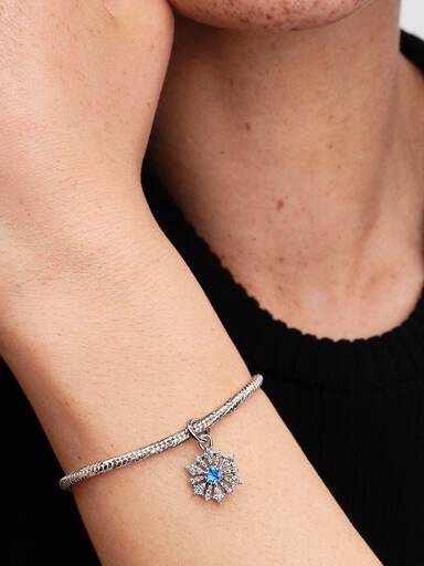 Charm colgante Copo de Nieve y Reina Elsa de Frozen de Disney