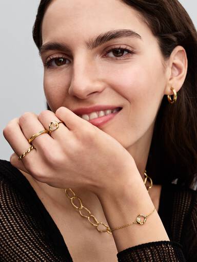 Anillo Círculo de Pavé con forma orgánica y perla cultivada de agua dulce tratada
