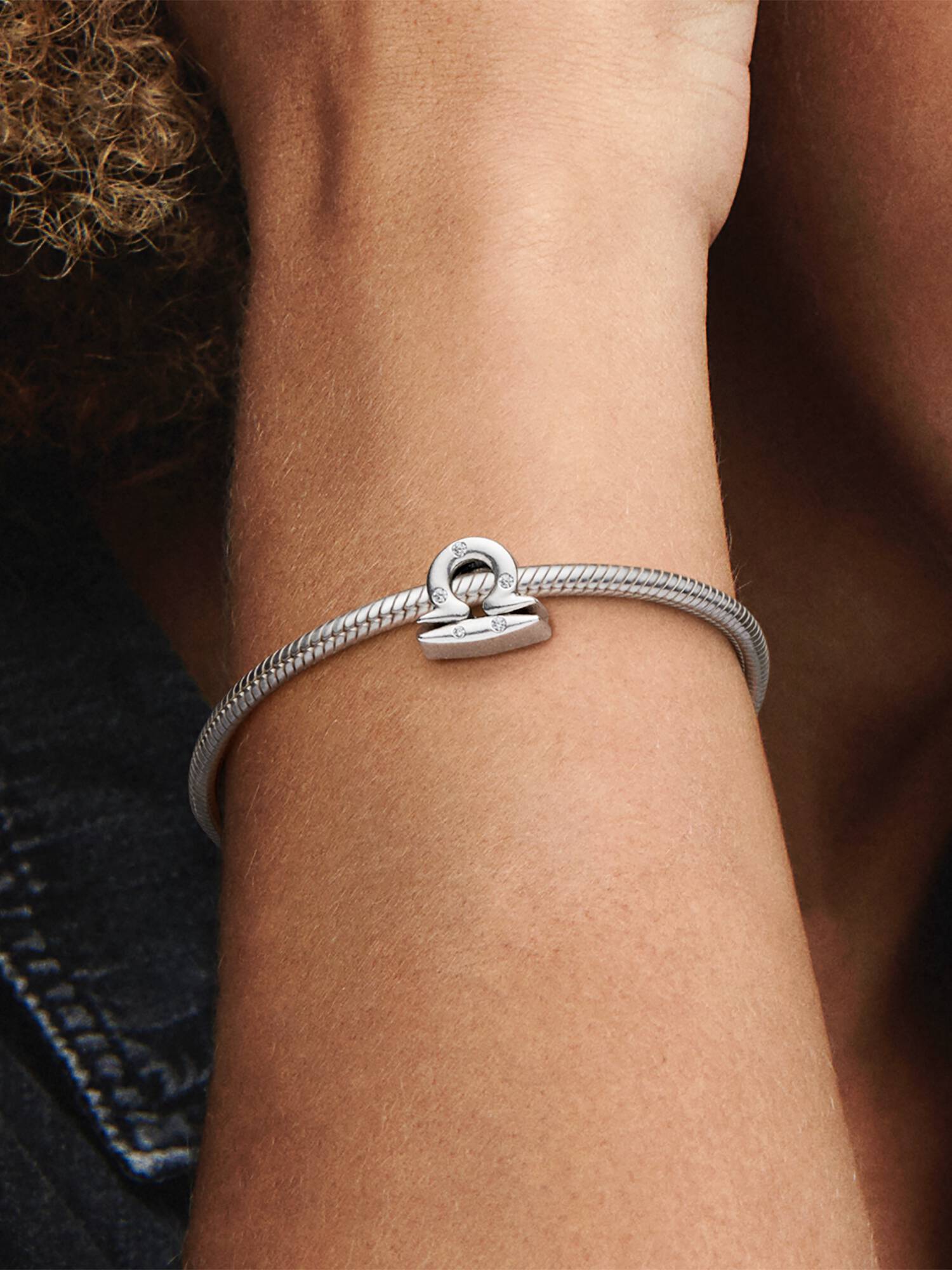 Charm del zodíaco Libra resplandeciente