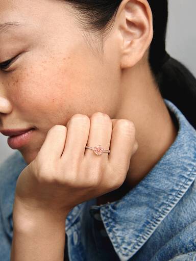 Anillo solitario Corona reluciente rosa