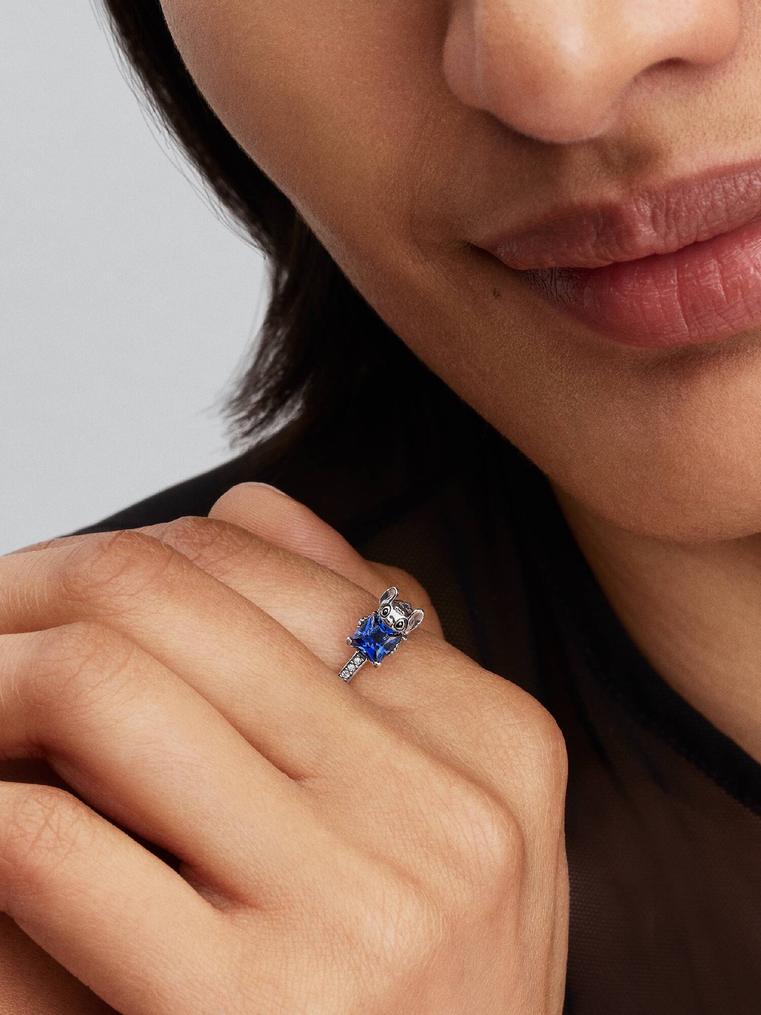 Anillo Stitch de Disney con Piedra Rosada