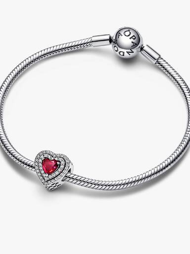 Charm Corazones relucientes en niveles