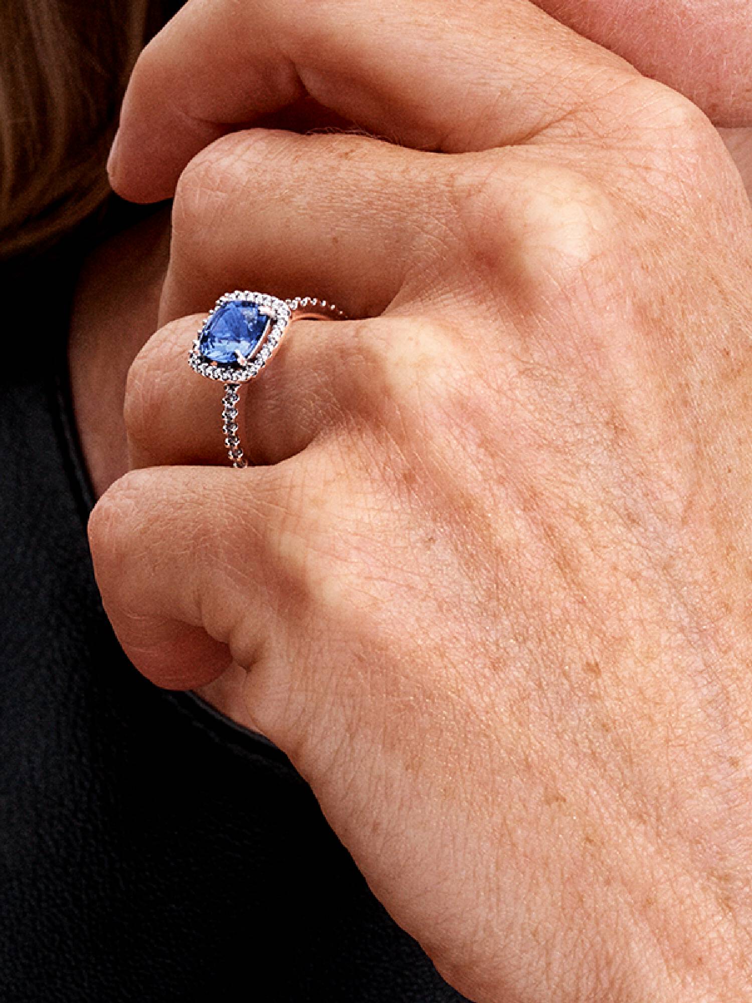 Anillo de impacto Halo azul cuadrado brillante