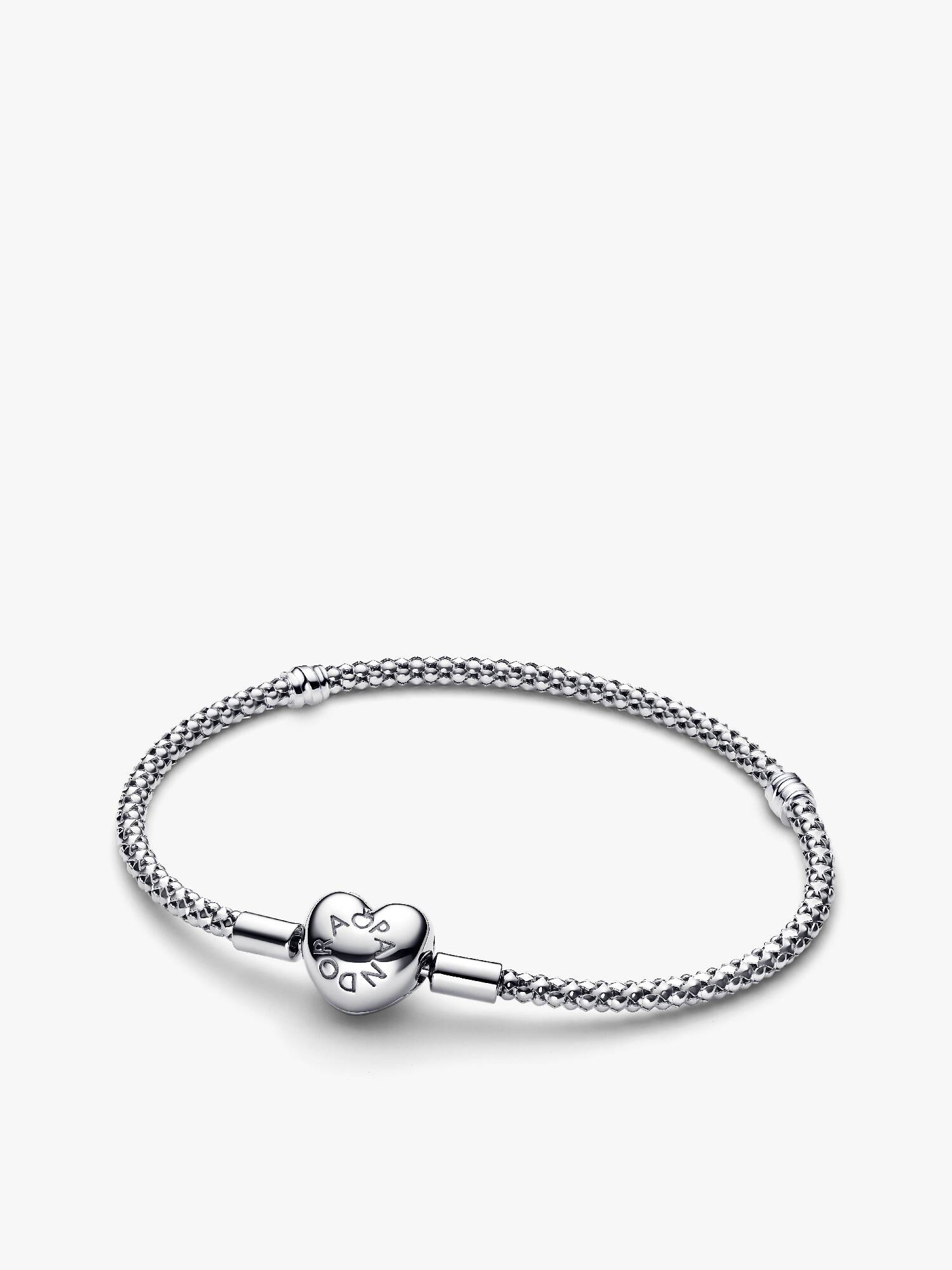 Pulsera de Cadena de Tachuelas con Cierre de Corazón