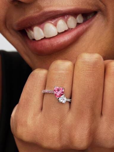Anillo Brillante Corazón Doble Rosado y Transparente