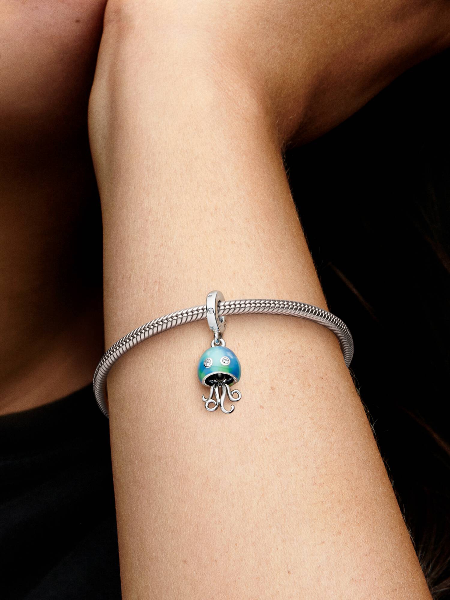 Charm colgante Medusa que cambia de color