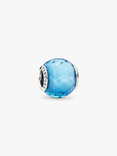 Charm Facetado azul cielo