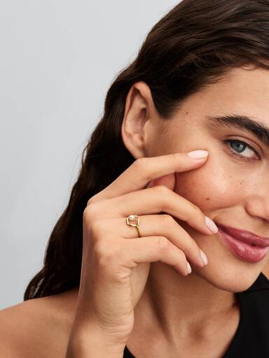 Anillo Círculo de Pavé con forma orgánica y perla cultivada de agua dulce tratada