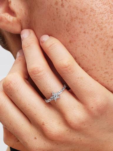 Anillo Estrella reluciente talla baguette