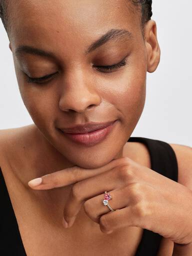 Anillo Brillante Corazón Doble Rosado y Transparente