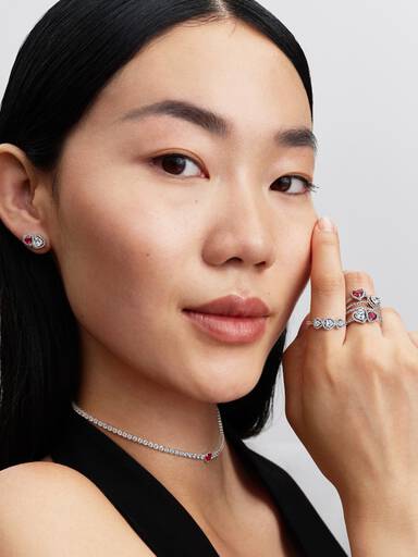 Anillo trilogía de corazones con halo