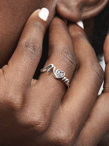 Anillo Corazón de pavé Mamá