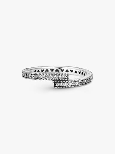 Anillo sobrepuesto reluciente