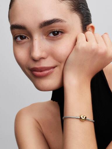 Brazalete cadena de serpiente con broche de corazón