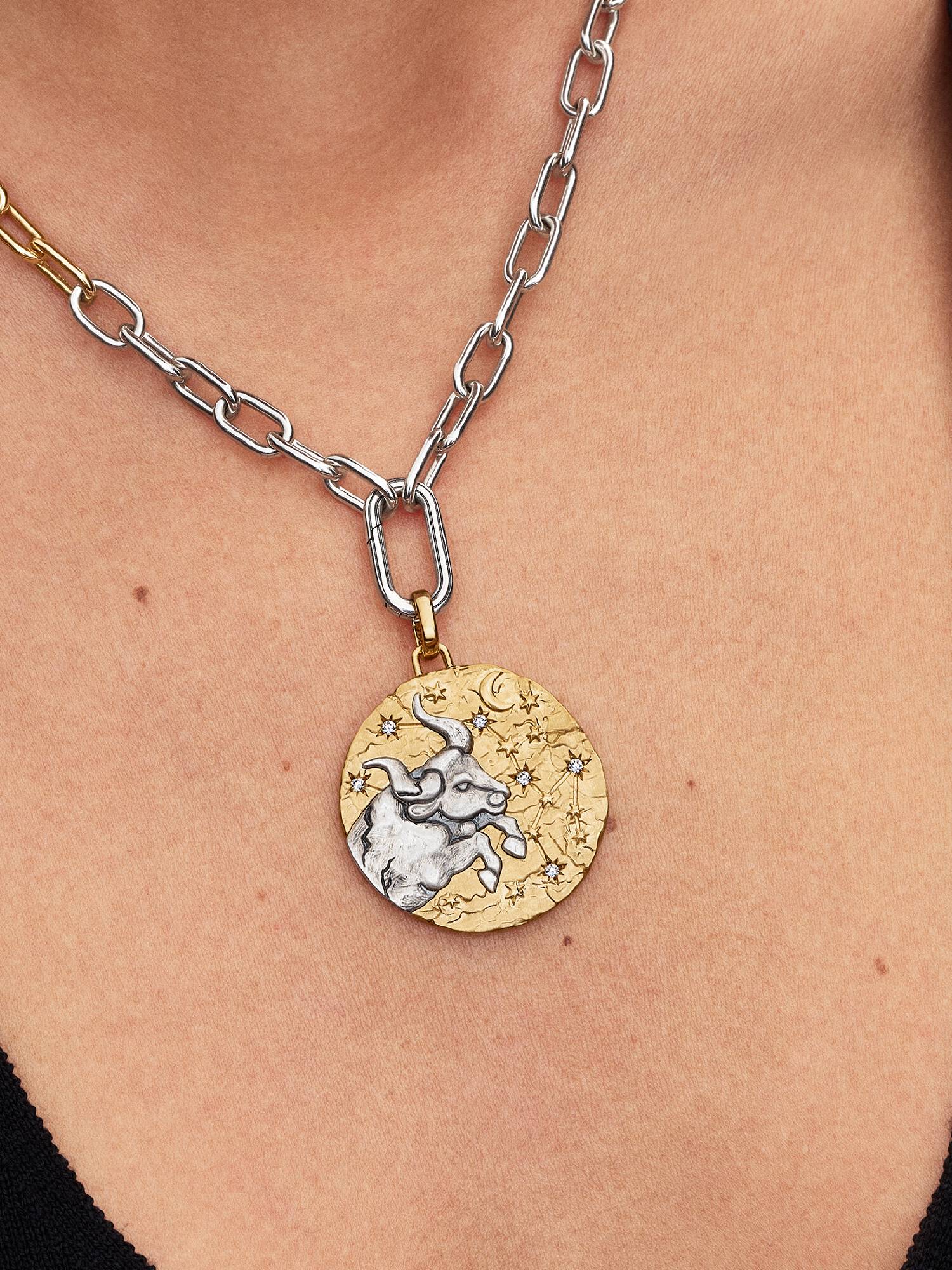 Charm Medallón grande Signo Zodical Tauro
