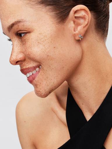 Aretes de botón Estrella Triple