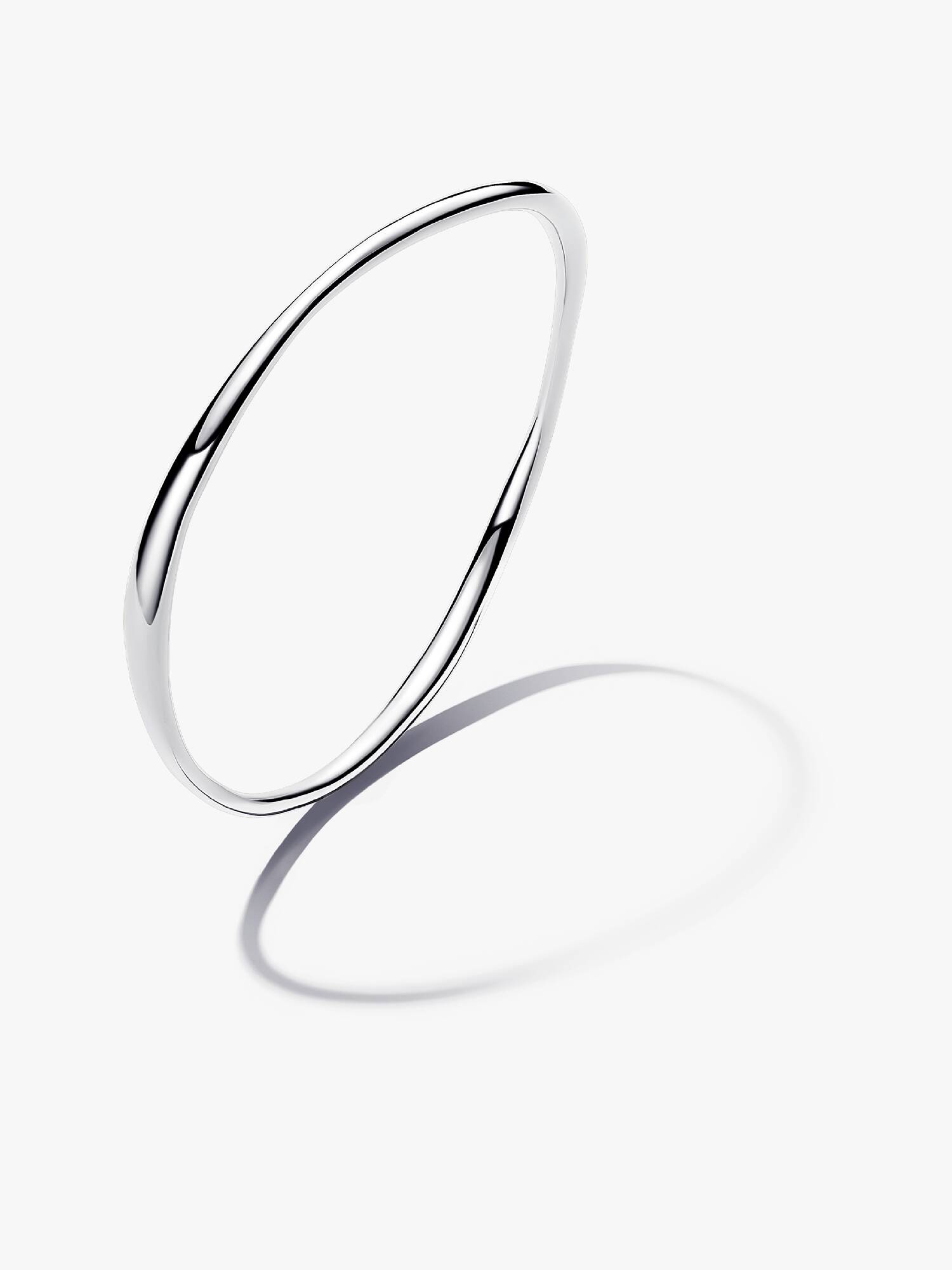 Brazalete rígido de forma orgánica