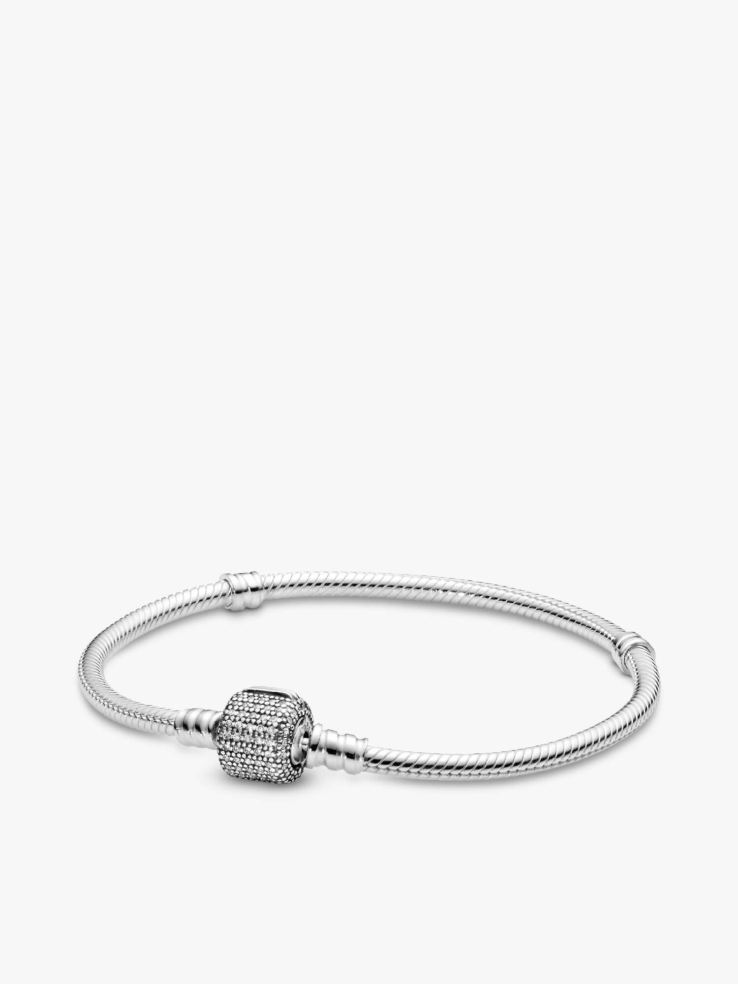 Brazalete Pandora Moments cadena de serpiente con broche de pavé centelleante