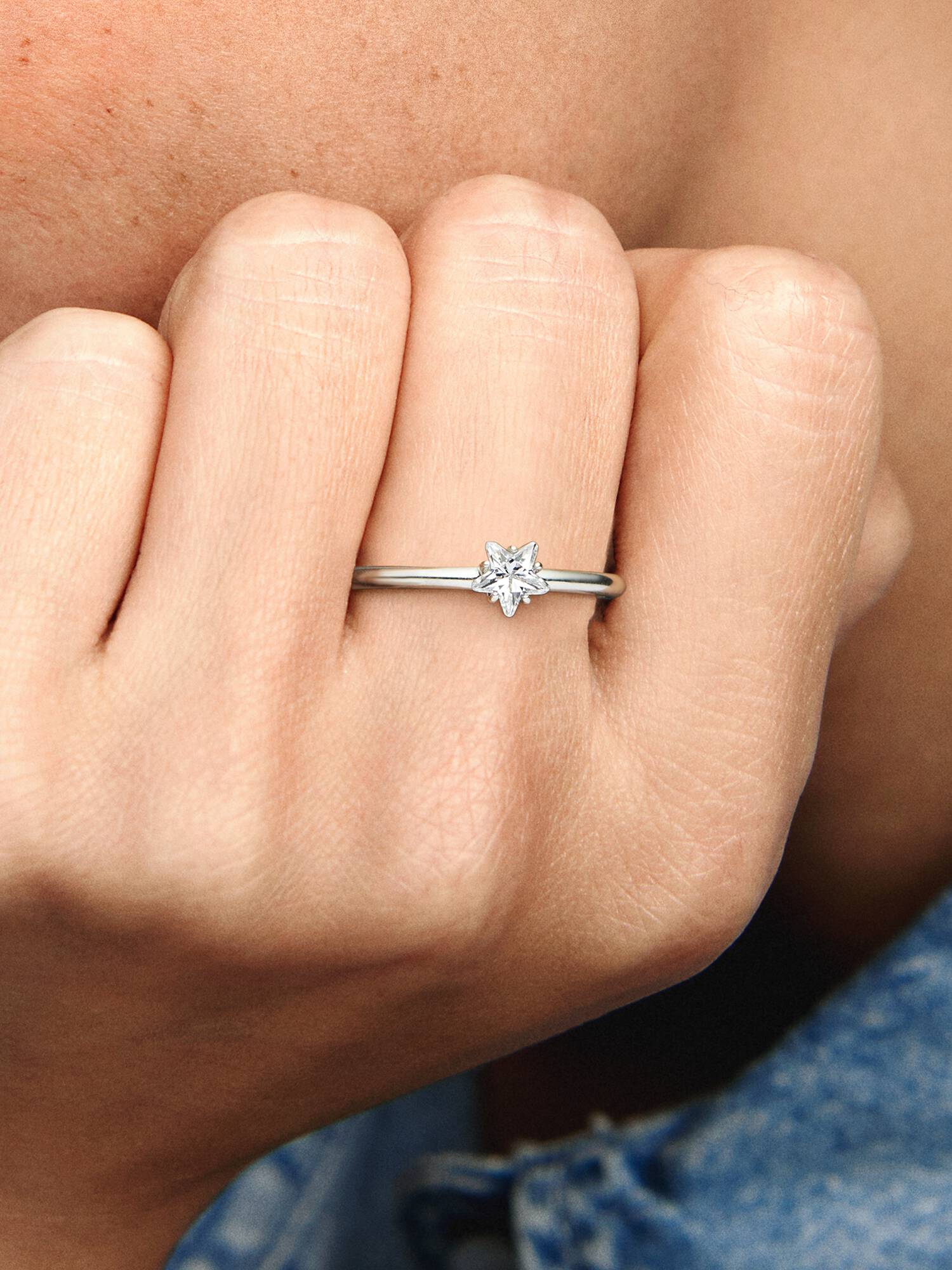 Anillo solitario Estrella celestial reluciente