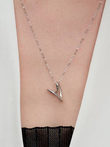 Collar con colgante corazón con forma orgánica