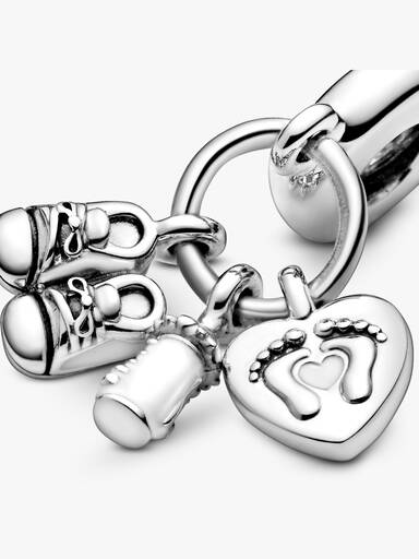 Charm colgante biberón y zapatos de bebé