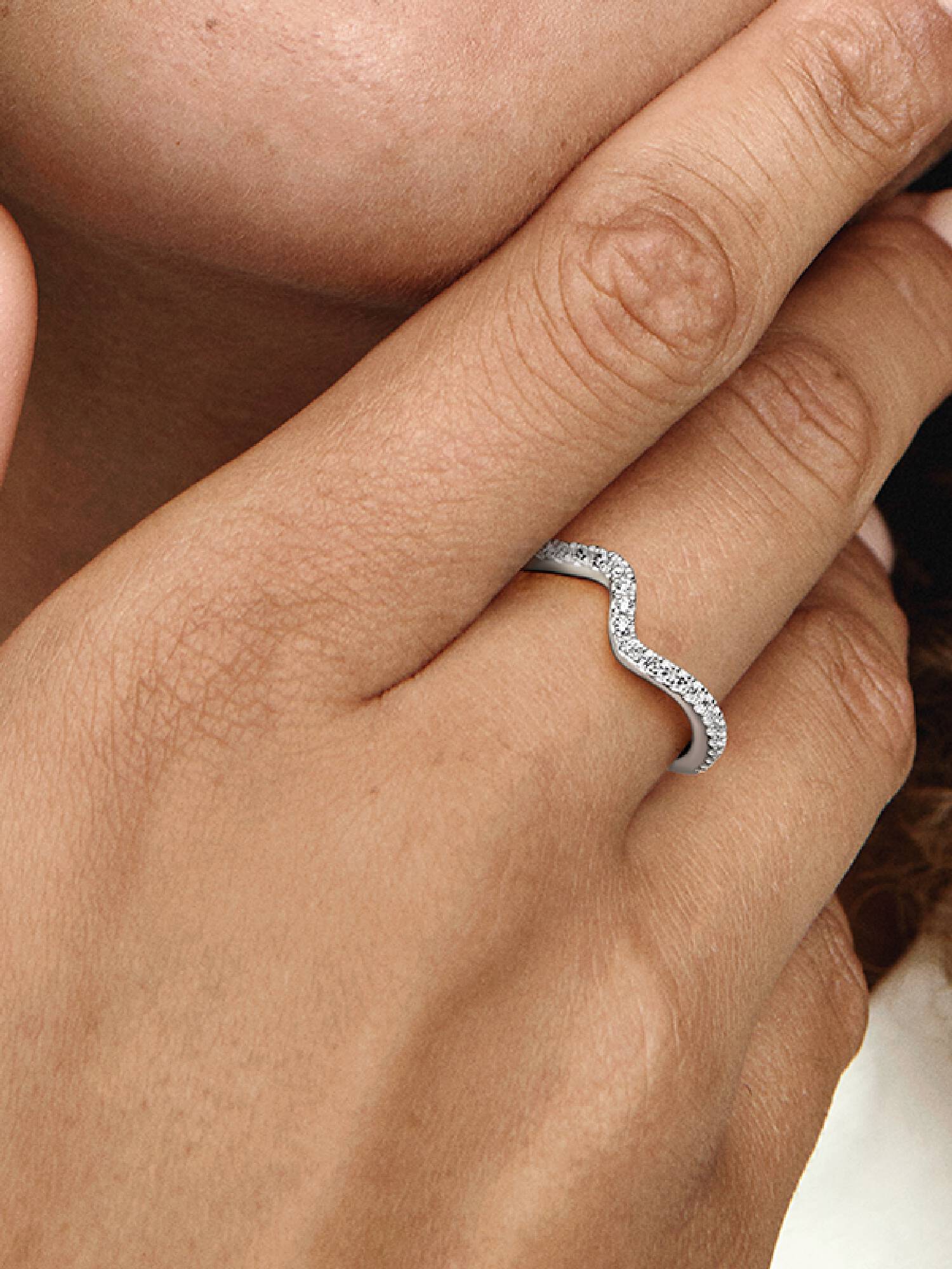 Anillo Onda resplandeciente