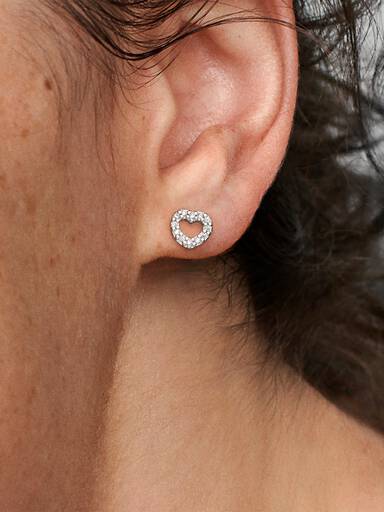 Aretes de botón Corazón abierto