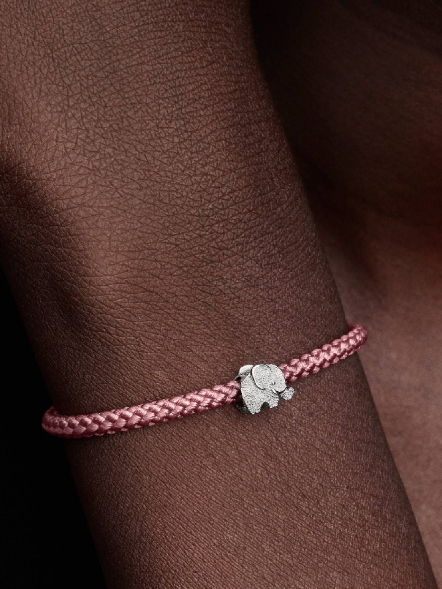 Mini charm Elefante con textura