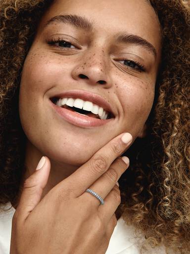 Anillo Hilera de pavé Pandora Timeless